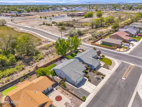 View/Area - 812 Augusta Ln, Fallon, NV 89406 photo 3 of 11
