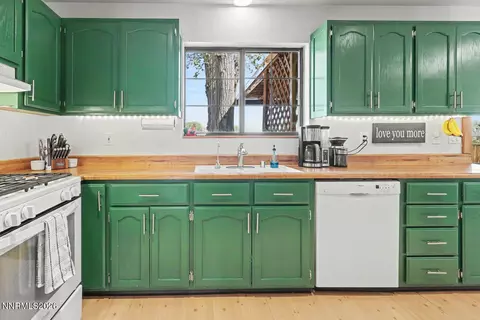 Kitchen - 2170 Rice Rd, Fallon, NV 89406 photo 2 of 3