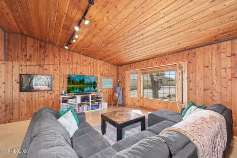 Living - 2170 Rice Rd, Fallon, NV 89406 photo 3 of 4
