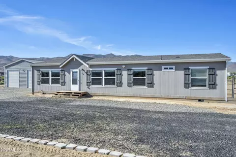 18 Kelsey Ct, Dayton, NV 89403