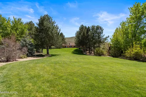Exterior - 190 E Laramie Dr, Reno, NV 89521 photo 5 of 25