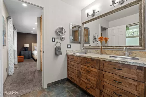 Bath - 190 E Laramie Dr, Reno, NV 89521 photo 2 of 4