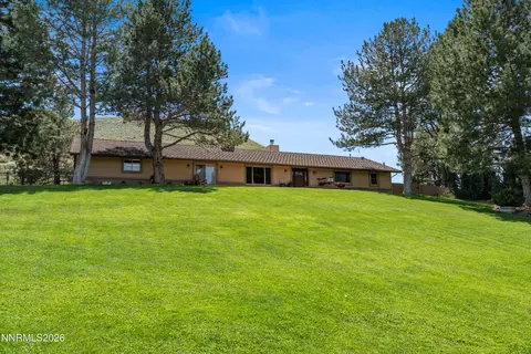 Exterior - 190 E Laramie Dr, Reno, NV 89521 photo 8 of 25