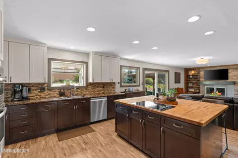 Kitchen - 190 E Laramie Dr, Reno, NV 89521 photo 5 of 7