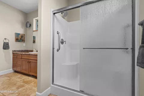 Bath - 190 E Laramie Dr, Reno, NV 89521 photo 4 of 4