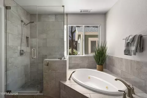 Bath - 4485 Great Falls Loop, Reno, NV 89511 photo 2 of 4