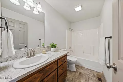 Bath - 1333 Sky Ridge Dr, Fallon, NV 89406 photo 3 of 3