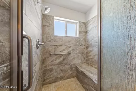 Bath - 1333 Sky Ridge Dr, Fallon, NV 89406 photo 2 of 3