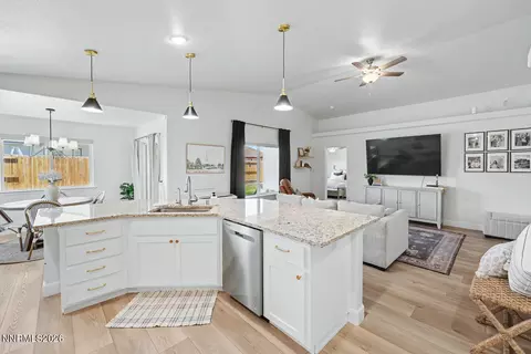 Kitchen - 829 Great Basin Ln, Fallon, NV 89406 photo 4 of 4