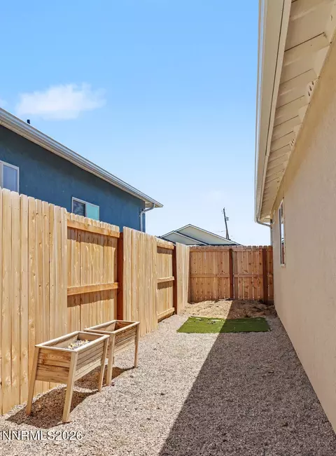 Exterior - 829 Great Basin Ln, Fallon, NV 89406 photo 4 of 6