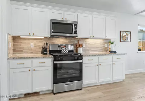 Kitchen - 829 Great Basin Ln, Fallon, NV 89406 photo 3 of 4