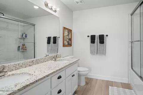 Bath - 829 Great Basin Ln, Fallon, NV 89406 photo 2 of 3
