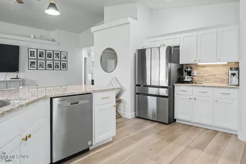 Kitchen - 829 Great Basin Ln, Fallon, NV 89406 photo 2 of 4