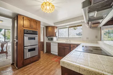 Kitchen - 20447 Temelec Way, Reno, NV 89521 photo 2 of 5