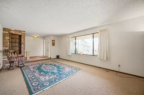 Living - 20447 Temelec Way, Reno, NV 89521 photo 2 of 4