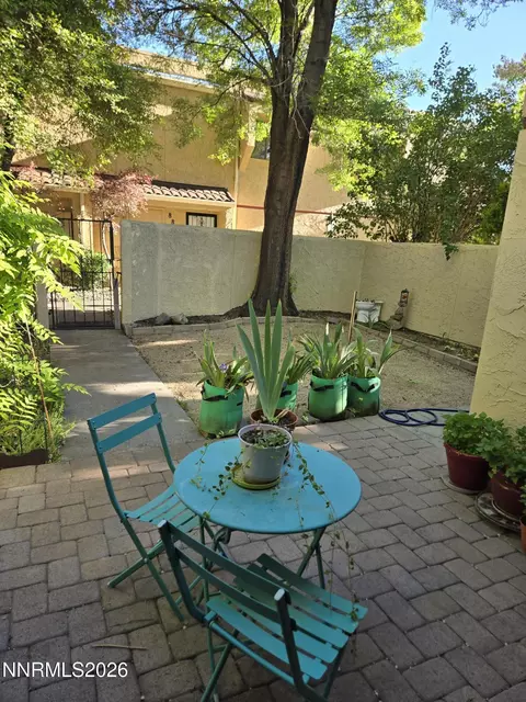 8790 Dixon Ln, Reno, NV 89511