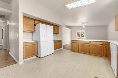 Kitchen - 5486 Trapper Ct, Sun Valley, NV 89433 photo 2 of 6