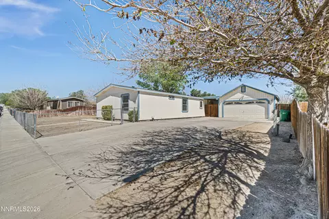812 Scott Dr, Fernley, NV 89408