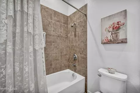 Bath - 2010 Phaethon Ln, Reno, NV 89521 photo 4 of 6
