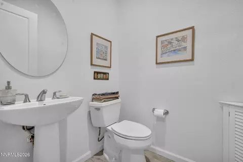 Bath - 2010 Phaethon Ln, Reno, NV 89521 photo 6 of 6