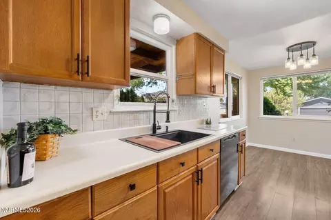 Kitchen - 14005 Perlite Dr, Reno, NV 89521 photo 2 of 4