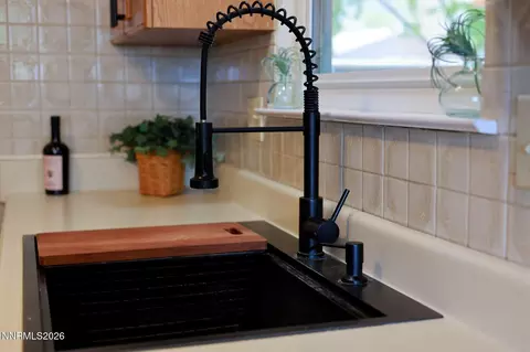Kitchen - 14005 Perlite Dr, Reno, NV 89521 photo 4 of 4