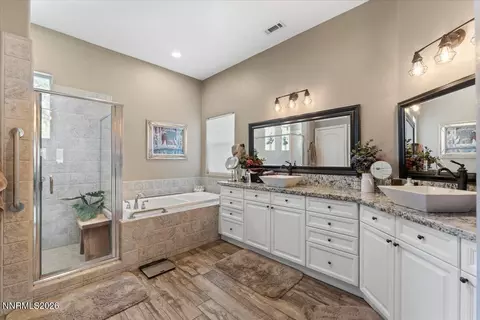 Bath - 11660 Eagle Peak Dr, Sparks, NV 89441 photo 1 of 3