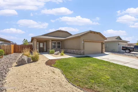 214 Red Oak Dr, Fernley, NV 89408