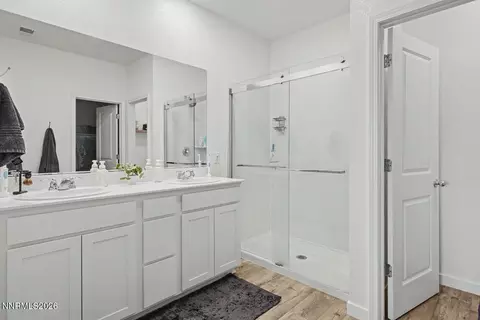 Bath - 606 Sycamore Dr, Fallon, NV 89406 photo 2 of 3