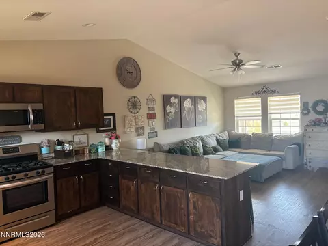 549 Beeghly Dr, Fallon, NV 89406 photo 2