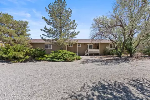 34 Mesa Dr, Smith Valley, NV 89444