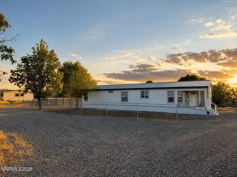 7420 Sunset Dr, Winnemucca, NV 89445