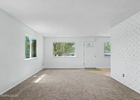 Living - 900 Joyce Ct, Fallon, NV 89406 photo 2 of 2