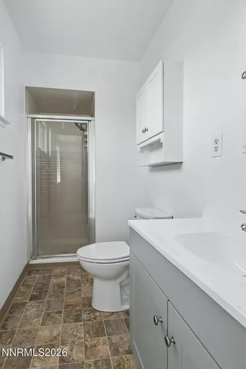 Bath - 900 Joyce Ct, Fallon, NV 89406 photo 3 of 3