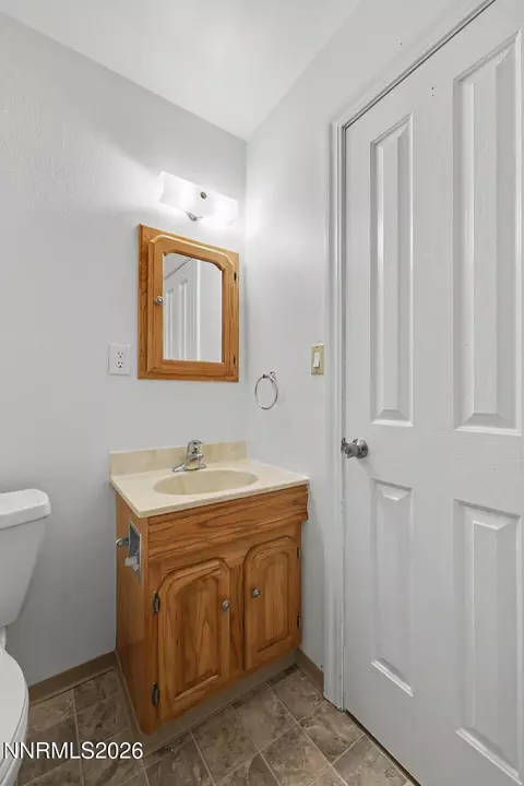 Bath - 900 Joyce Ct, Fallon, NV 89406 photo 2 of 3