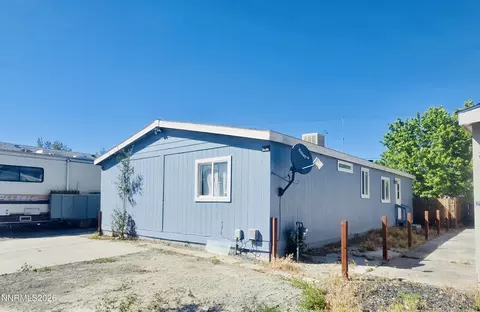 220 Parkland Way, Fernley, NV 89408