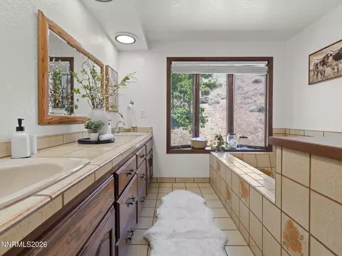 Bath - 20449 Temelec Way, Reno, NV 89521 photo 4 of 6