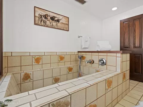 Bath - 20449 Temelec Way, Reno, NV 89521 photo 5 of 6