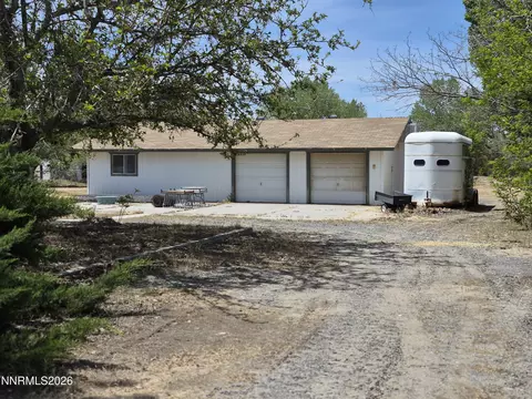 Exterior - 1140 Pine Rd, Fallon, NV 89406 photo 2 of 4