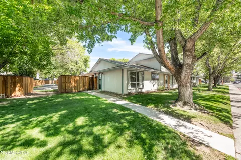 849 Woodberry Dr #4, Sparks, NV 89434