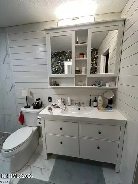 Bath - 461 Pintail Dr, Fallon, NV 89406 photo 2 of 5