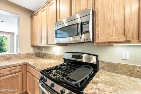 Kitchen - 490 Miesque Ct, Reno, NV 89521 photo 4 of 6