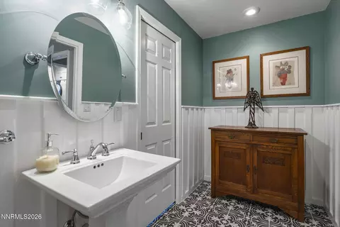 Bath - 4435 Sharps Rd, Reno, NV 89519 photo 4 of 6