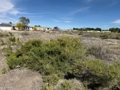 1 Pine Valley Ct, Yerington, NV 89447