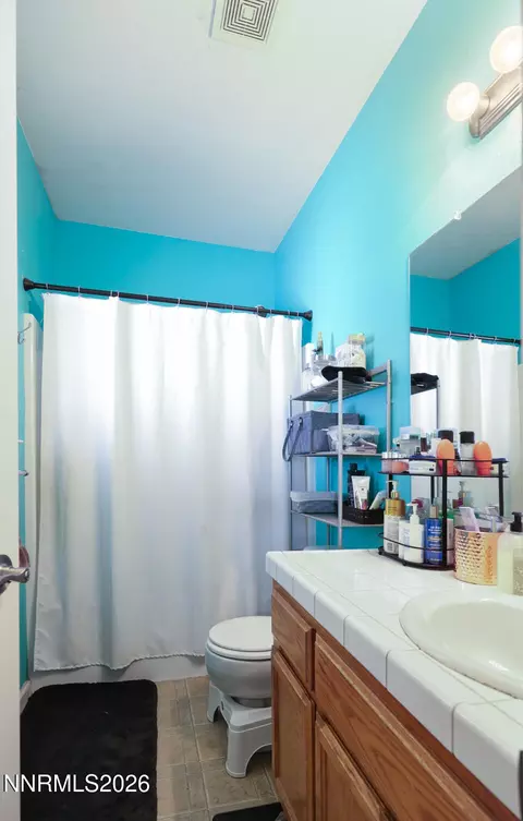 Bath - 455 Settler Dr, Fallon, NV 89406 photo 2 of 2