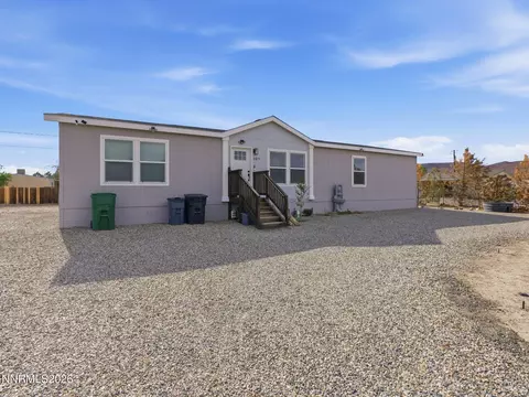 2815 Pueblo St, Silver Springs, NV 89429