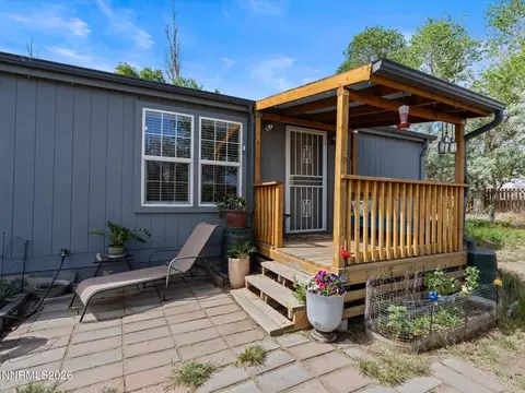 8749 Elm St, Silver Springs, NV 89429