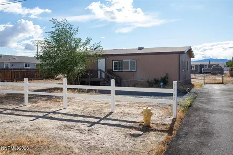2585 Rawhide St, Silver Springs, NV 89429