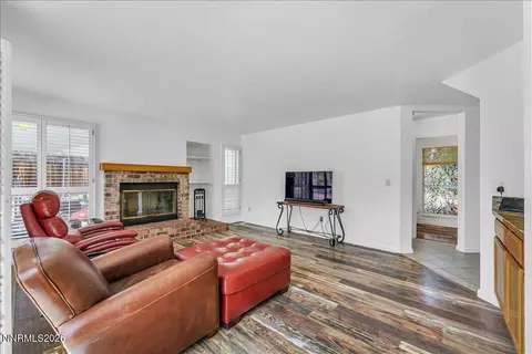 Living - 10 Eagle Claw Ct, Reno, NV 89523 photo 2 of 3