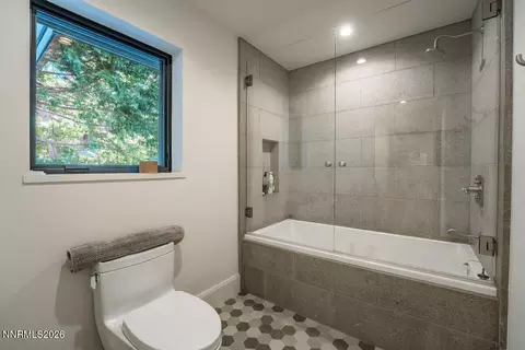 Bath - 261 Eagle Ln, Glenbrook, NV 89413 photo 6 of 7